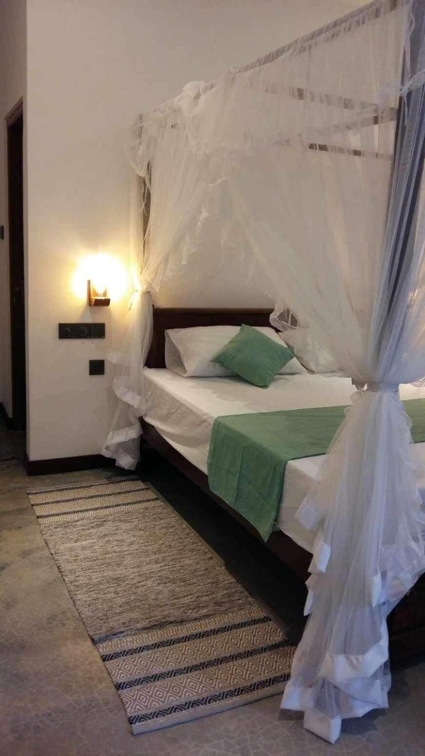 New Ocean Breeze Madiha Hotel Matara Ngoại thất bức ảnh