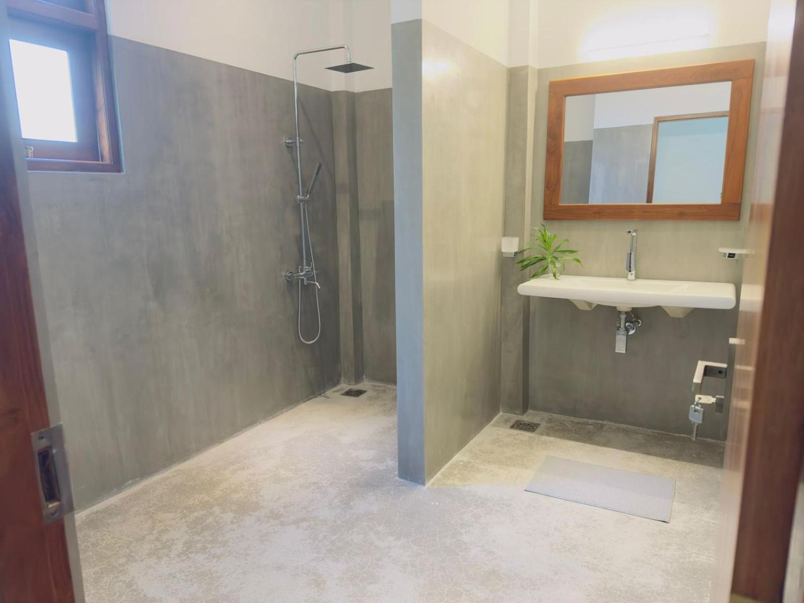 New Ocean Breeze Madiha Hotel Matara Ngoại thất bức ảnh